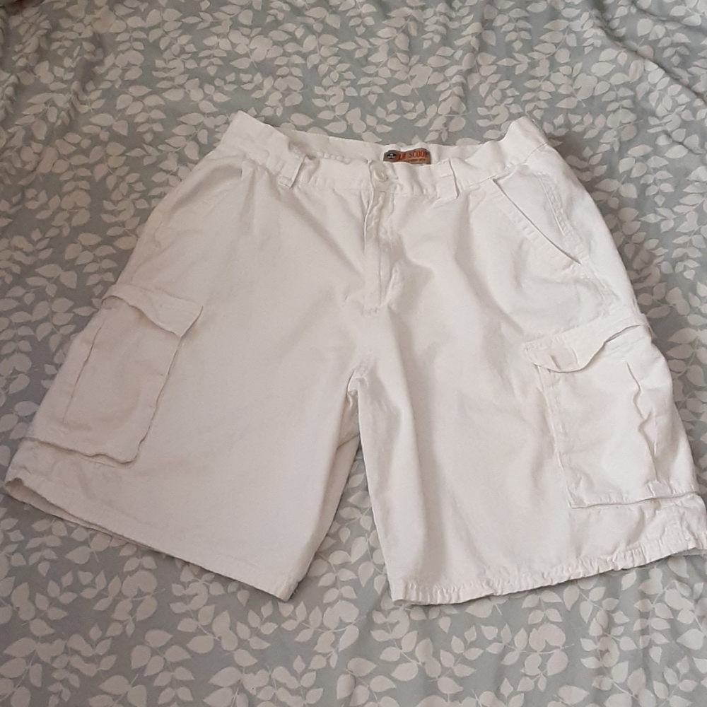 * - LR Scoop modern fit mens shorts